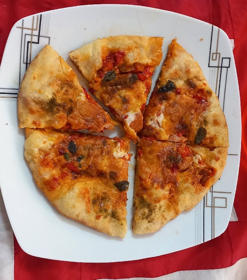 پیتزا با خمیر جادویی