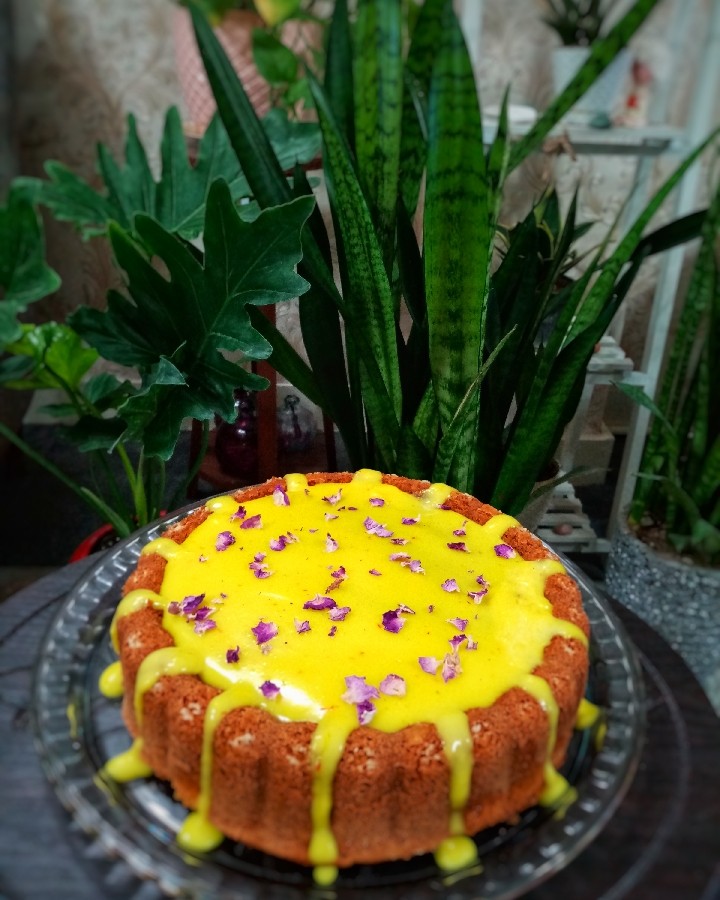 عکس کیک هل و زعفران
با کرم زعفرانی 