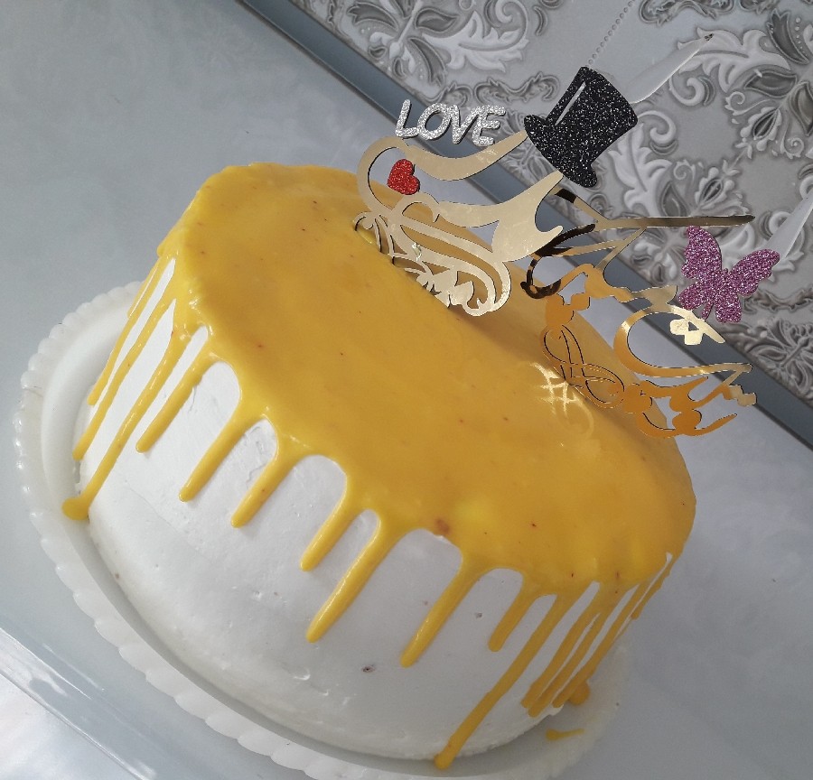کیک خامه ای تولد
