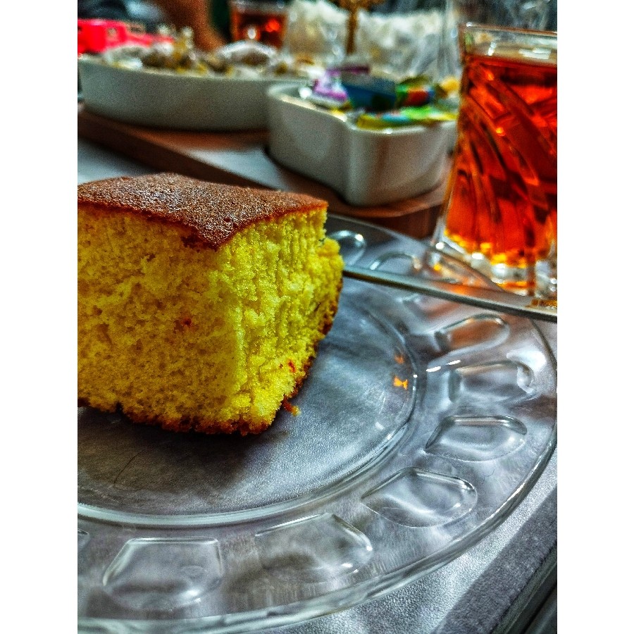 عکس کیک زعفران و گلاب