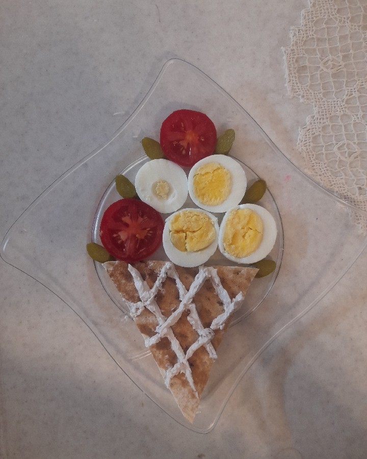 تزیین تخم مرغ آبپز 
برای دخترنازنینم به مناسبت روزجهانی تخم مرغ