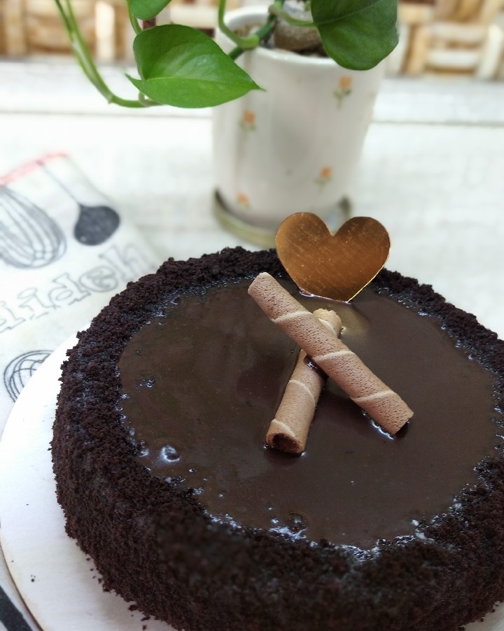 کیک شکلات پودری
با سس شکلات