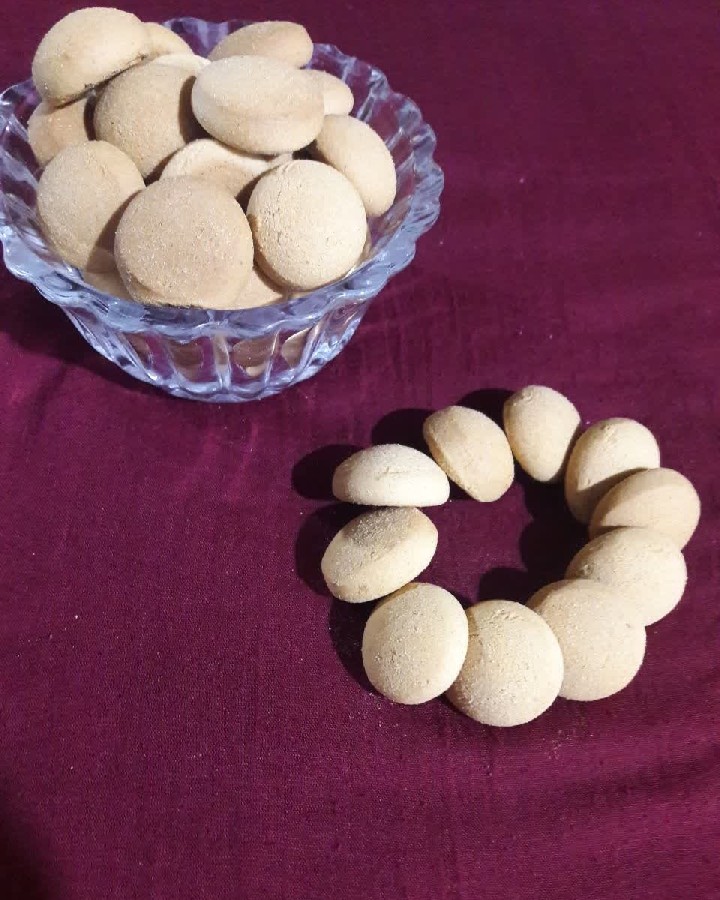 شیرینی حاج بادومی