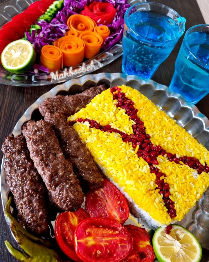 عکس زرشک پلو و کباب کوبیده