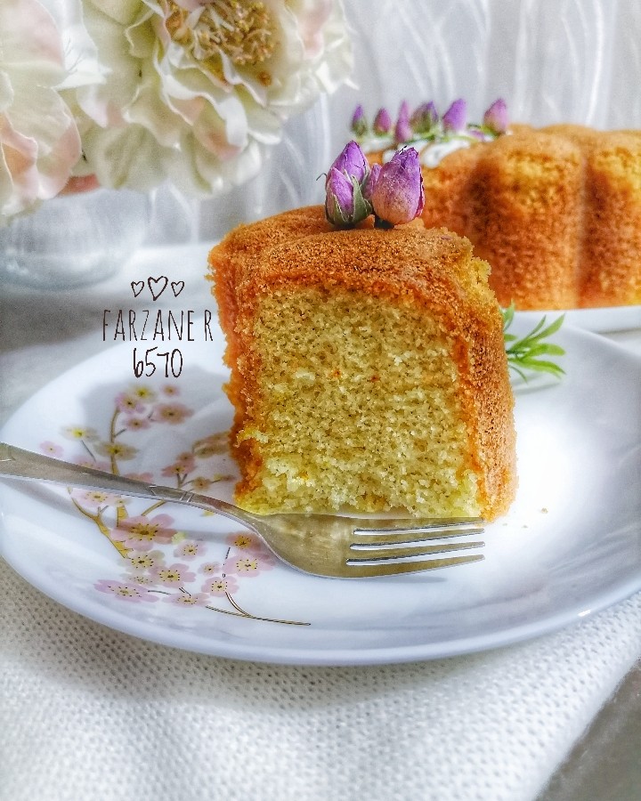 عکس کیک گلاب‌ زعفران