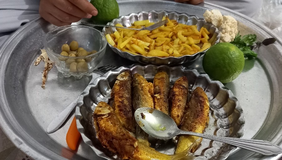 ماهی بیاح و سیب زمینی و مخلفات