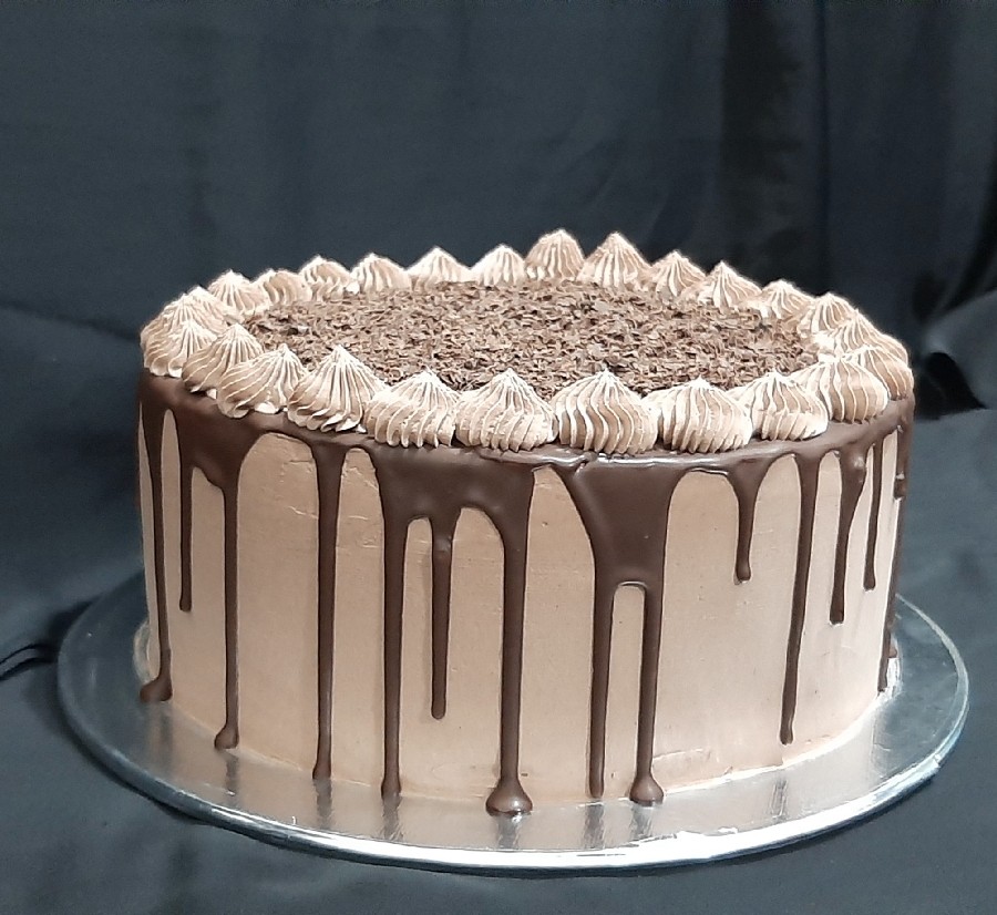 کیک خامه‌ای فول کاکائو 