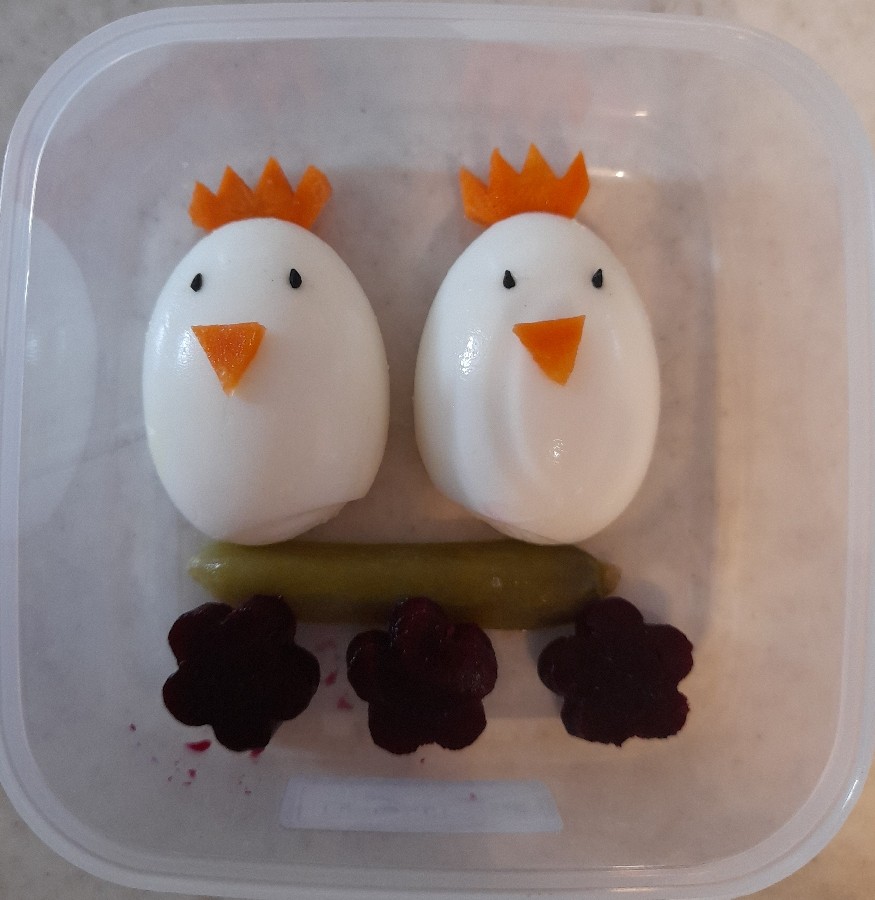 عکس تزیین تخم مرغ برای دخترم