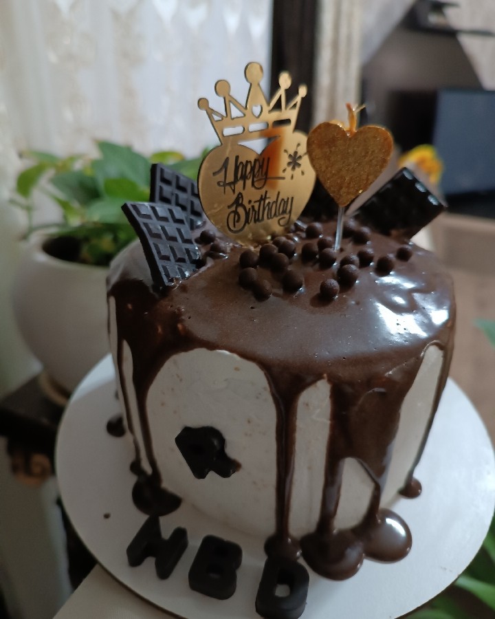 کیک تولد شوهر خواهر م که خودم درست کردم.
