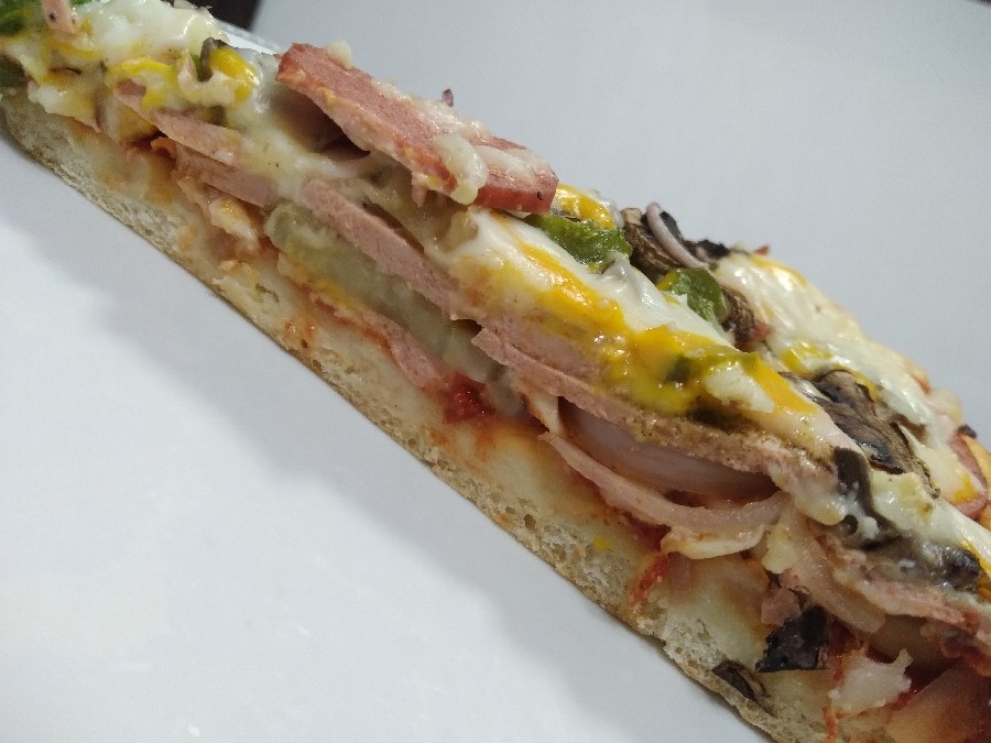 پیتزا خانواده با قطر ۳۰ سانت