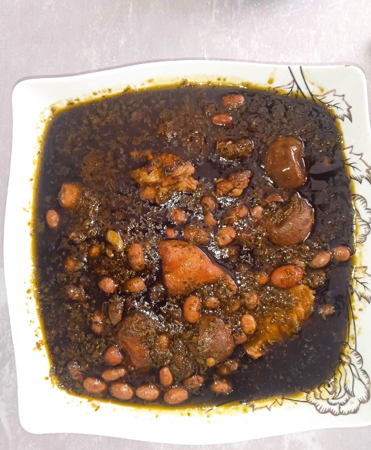 خورش قورمه سبزی