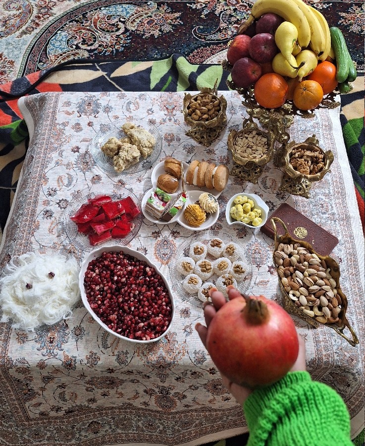 عکس میز یلدای ۱۴۰۲