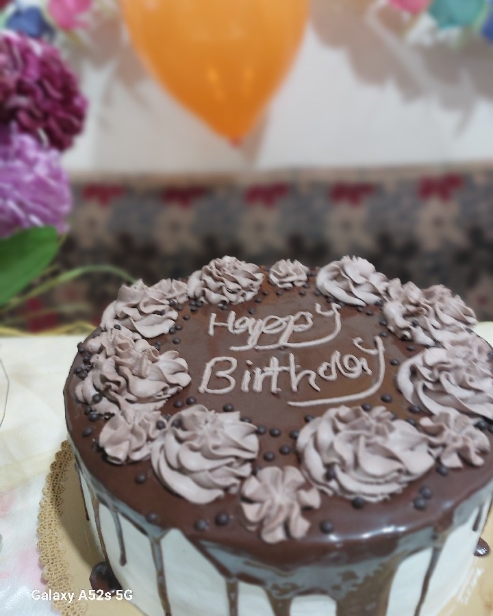 کیک تولد اسفنجی