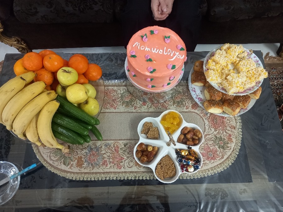 عکس میز ساده تولد