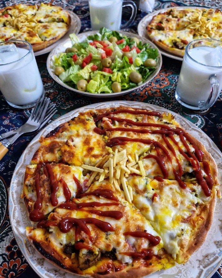 عکس 
پیتزا گوشت و قارچ 
