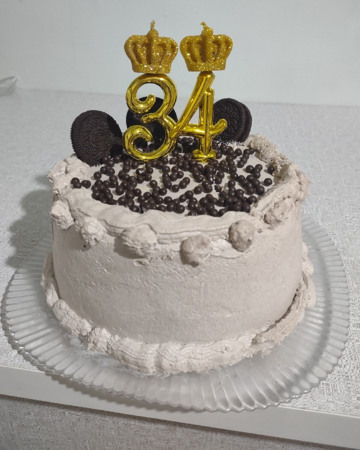 کیک تولد همسرم.کیک شیفون کاکائویی ووانیلی
اولین کیک خامه کشی خودم بماندبه یادگار