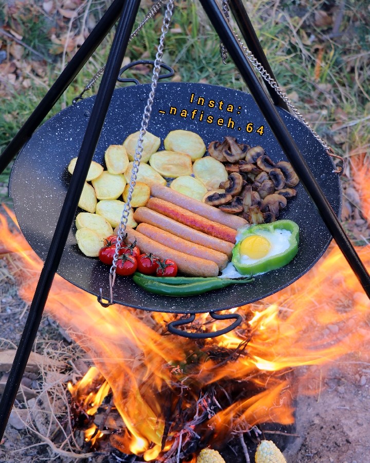 خوراک سوسیس و گوجه