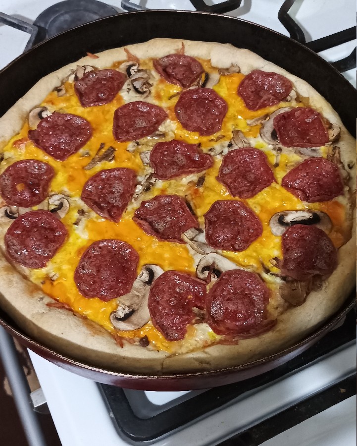 پیتزای پپرونی