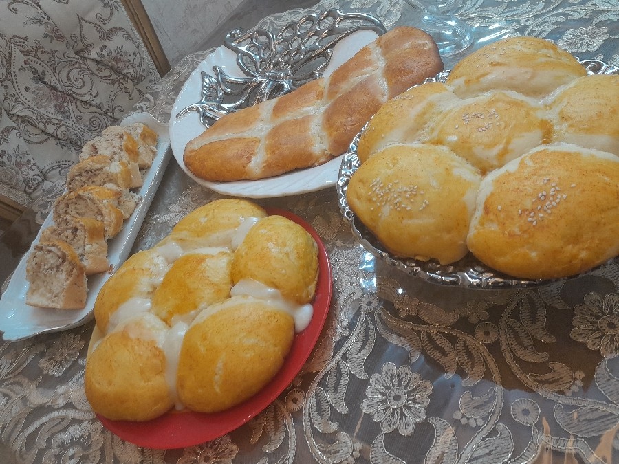 نان های شیرمال ودارچینی