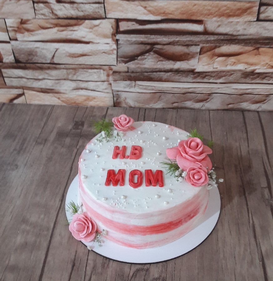 کیک تولد با گل های فوندانتی 