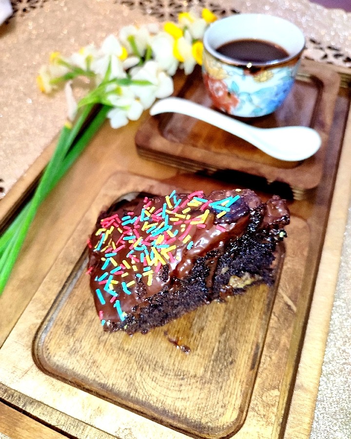 عکس کیک شکلاتی گردویی 