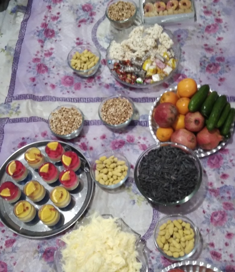 عکس سفره شب یلدا باتاخیر