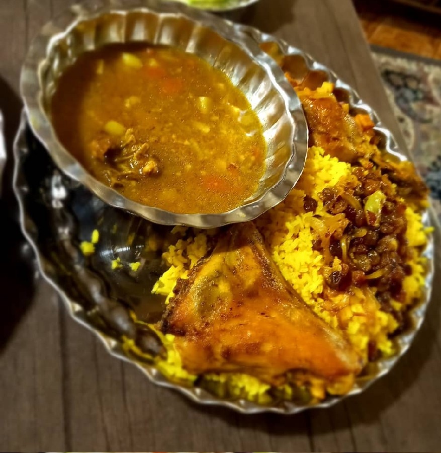عکس برنج زعفرانی با مرغ و سوپ 