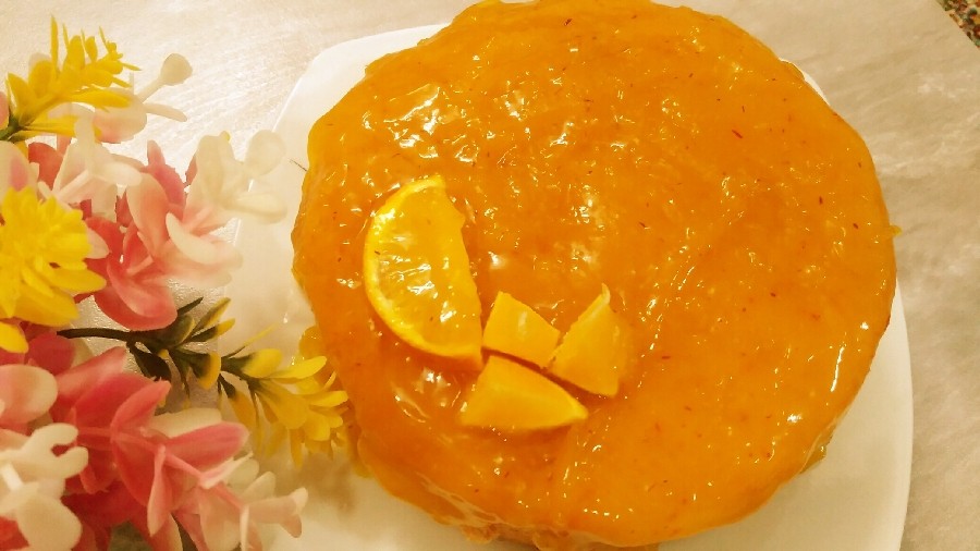 کیک اسفنجی با سس پرتقالی