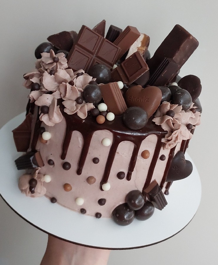 کیک شکلاتی و شمع کیک