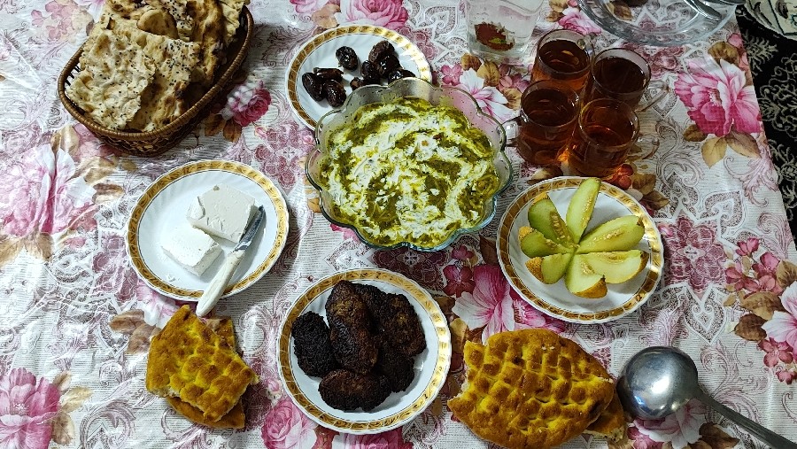 عکس سفره مهمانی خدا