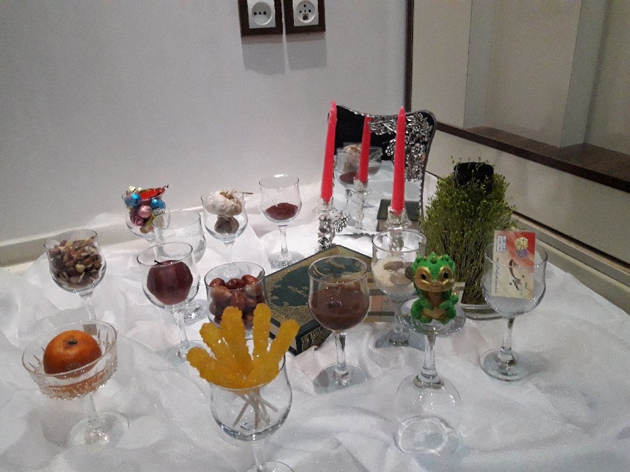 هفت سین سال ۱۴۰۳ عید همه دوستان مبارک انشاالله در سال نو تنی سالم و دلی شاد داشته باشید