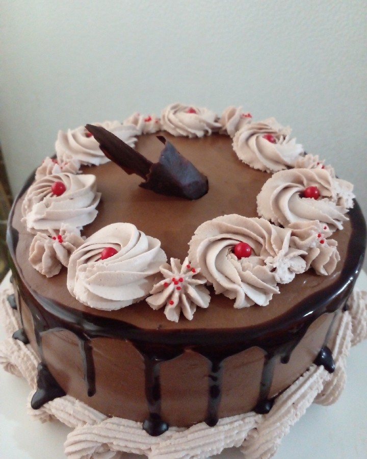 کیک شکلاتی با فیلینگ موکا 