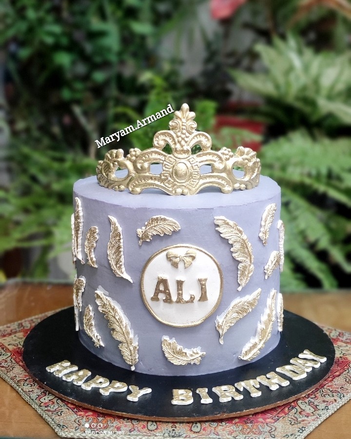 عکس کیک تولد طوسی طلایی