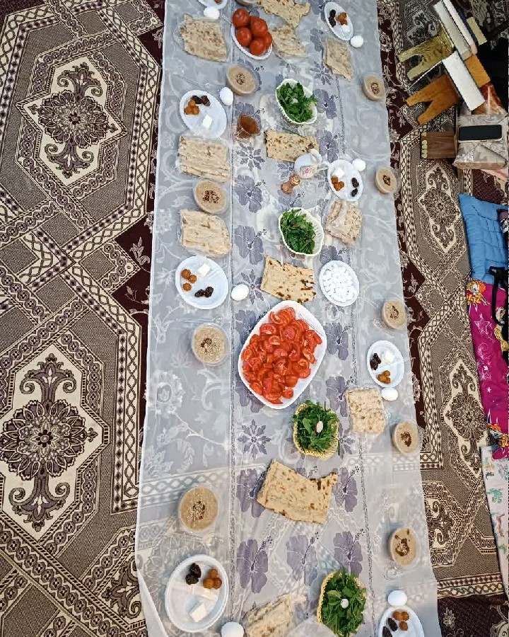 سفره افطاری من 
در کنار دوستان قرآنی در حسینیه محلمون