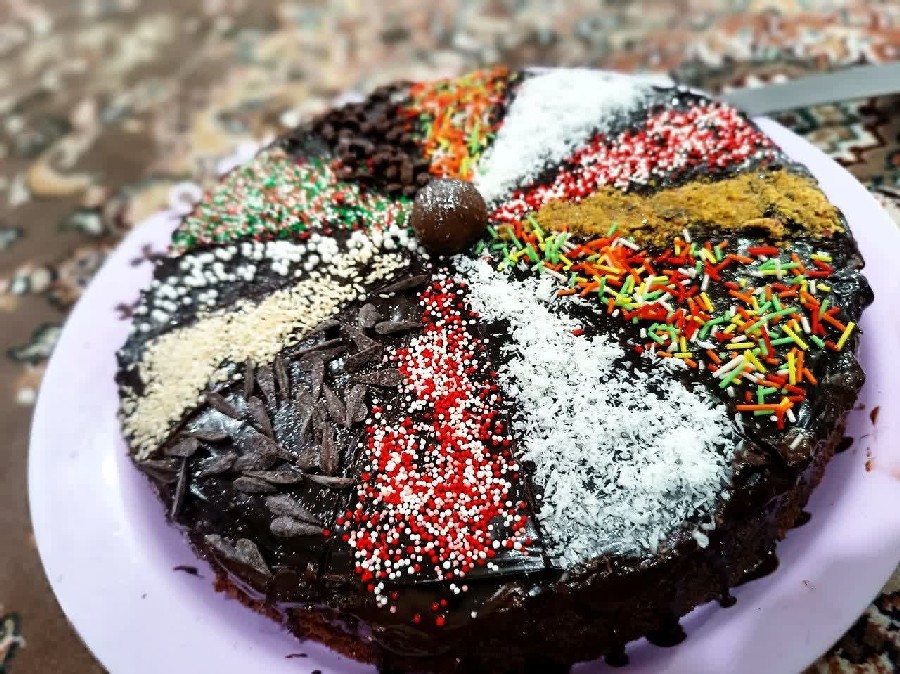 کیک شکلاتی به مناسبت عید سعید فطر.