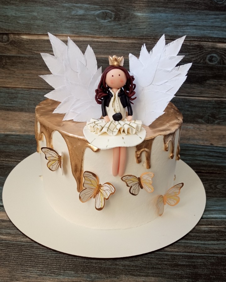 کیک دختر و بال فرشته