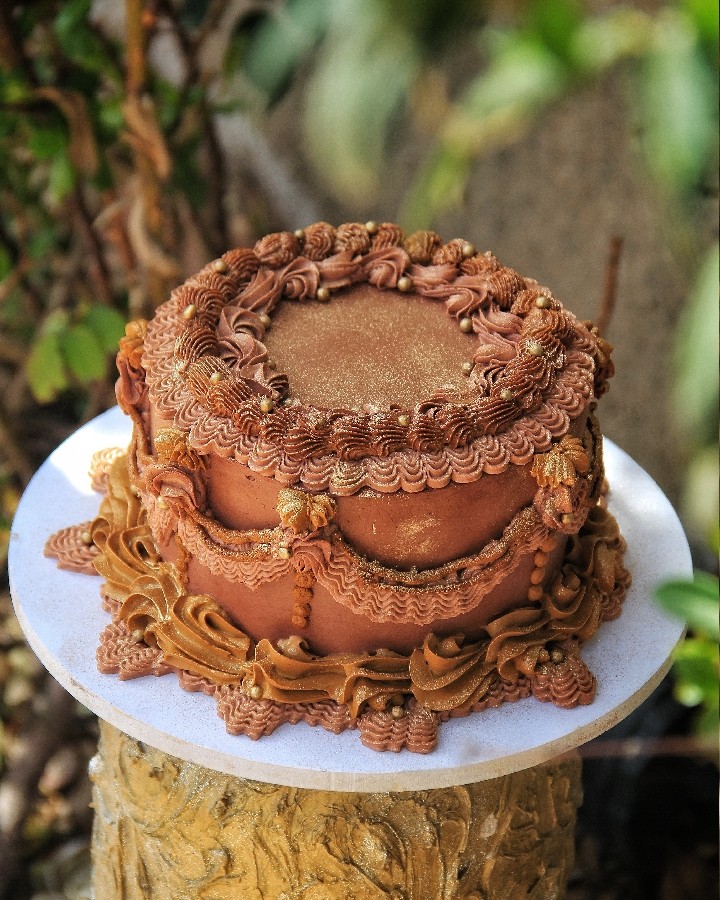 وینتیج کیک زیبای شکلاتی 