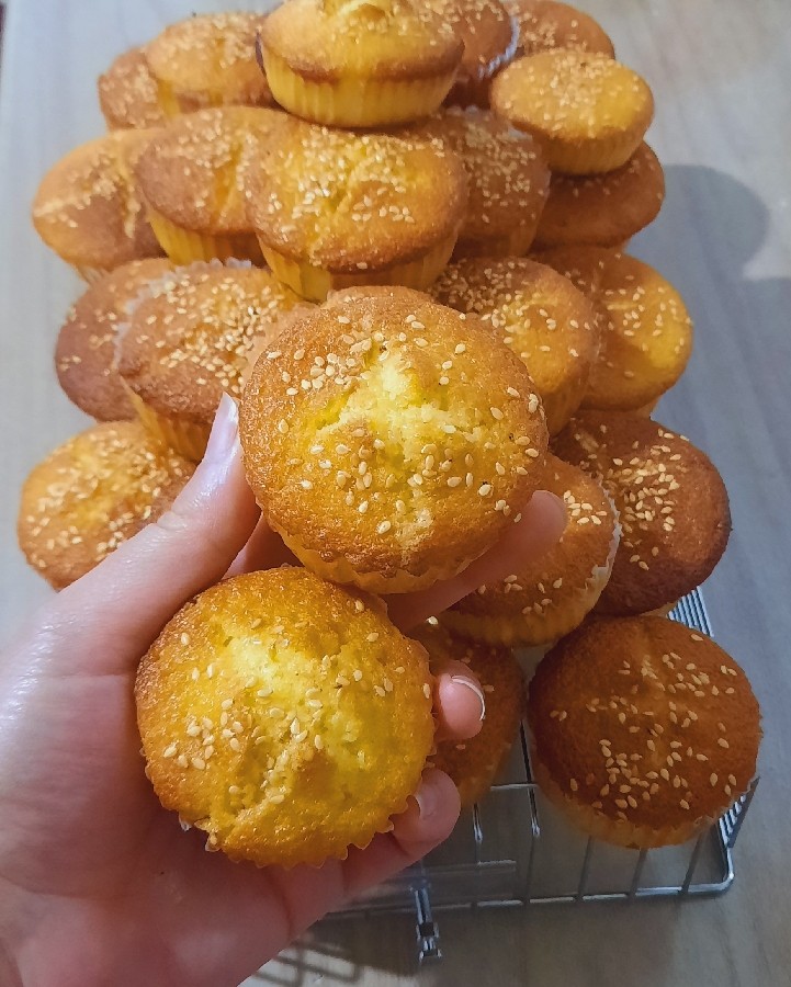 عکس کیک یزدی زعفرانی