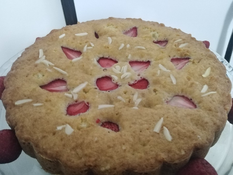 عکس کیک توت فرنگی