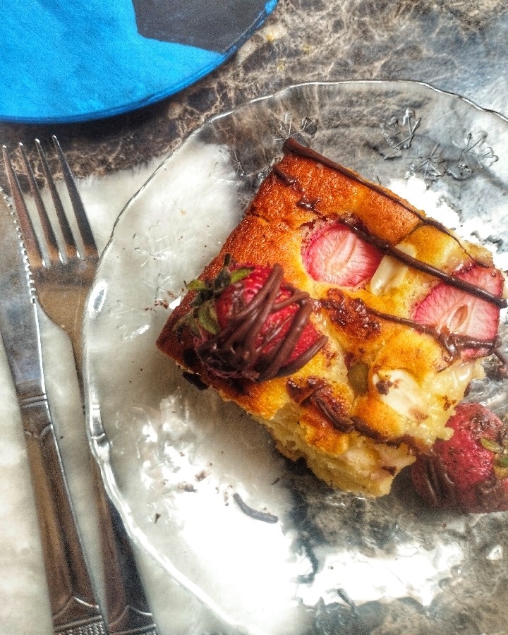 کیک توت‌فرنگی