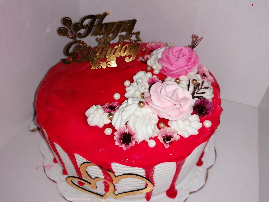تزیین کیک تولد همسری با خامه و بریلو