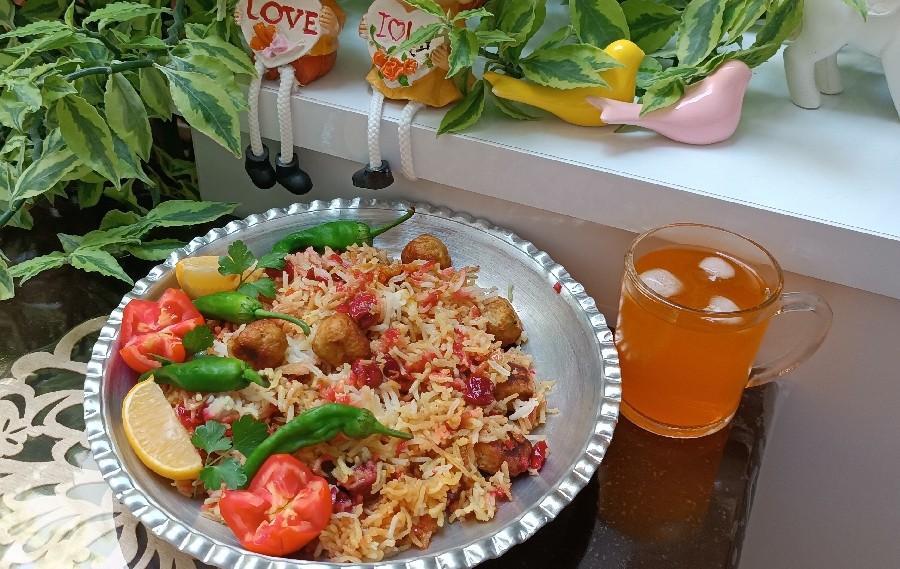 آلبالو پلو با کوفته قلقلی