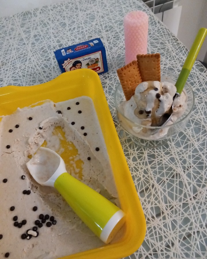 بستنی موزی بیسکوئیتی 
ورق زدنی 