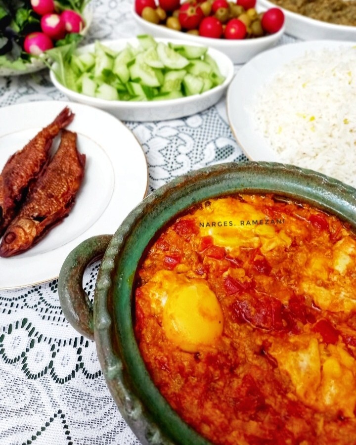 عکس خورشت گوجه، پامادور خورشت گیلانی