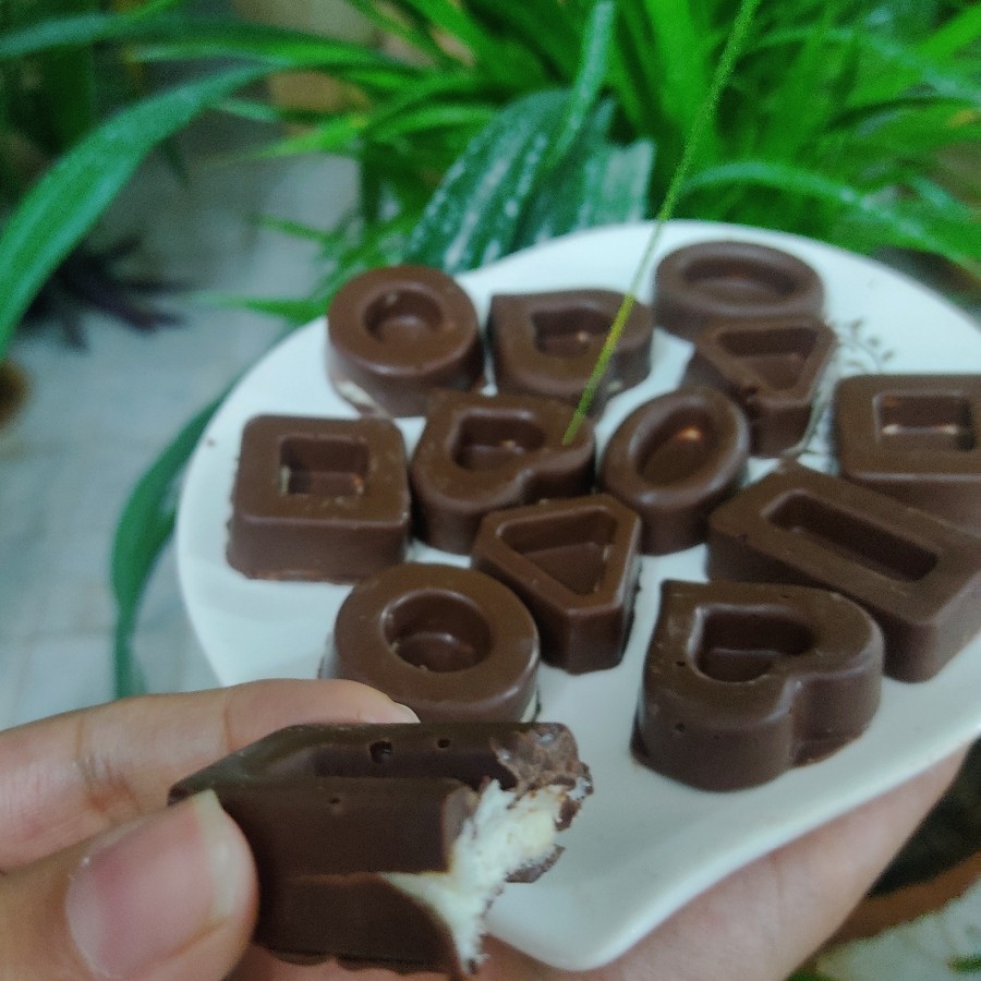 شکلات با مغز پشمک (پشمک حاج عبدلله)