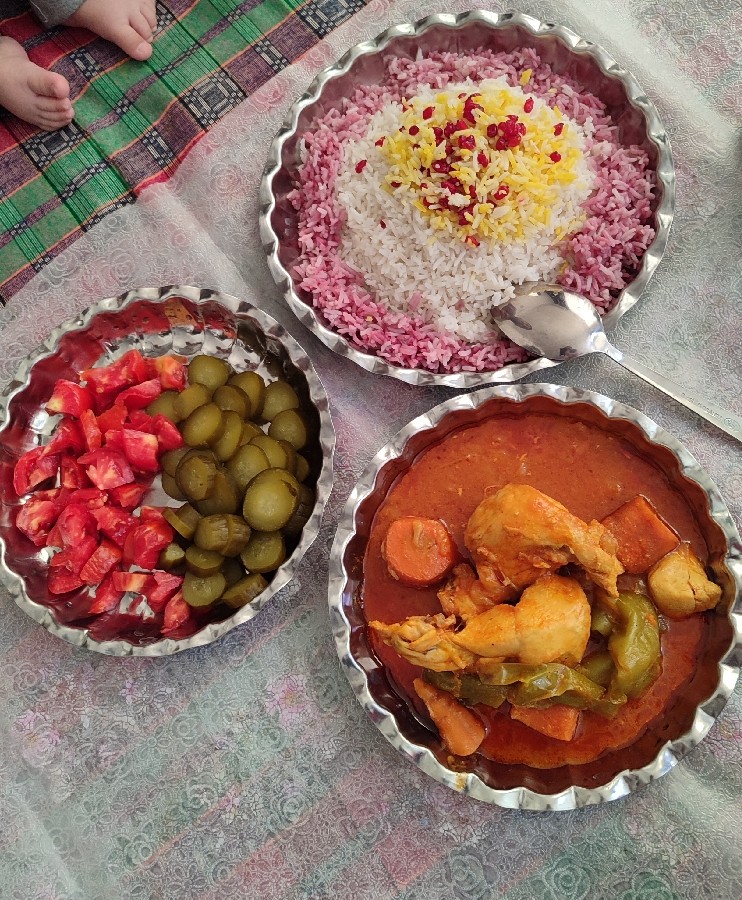 عکس پلو مرغ همراه با دورچین