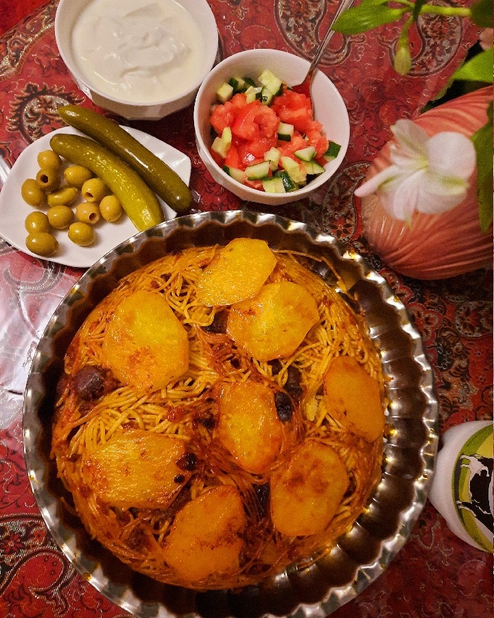 عکس ماکارونی با قارچ و چرخکرده 