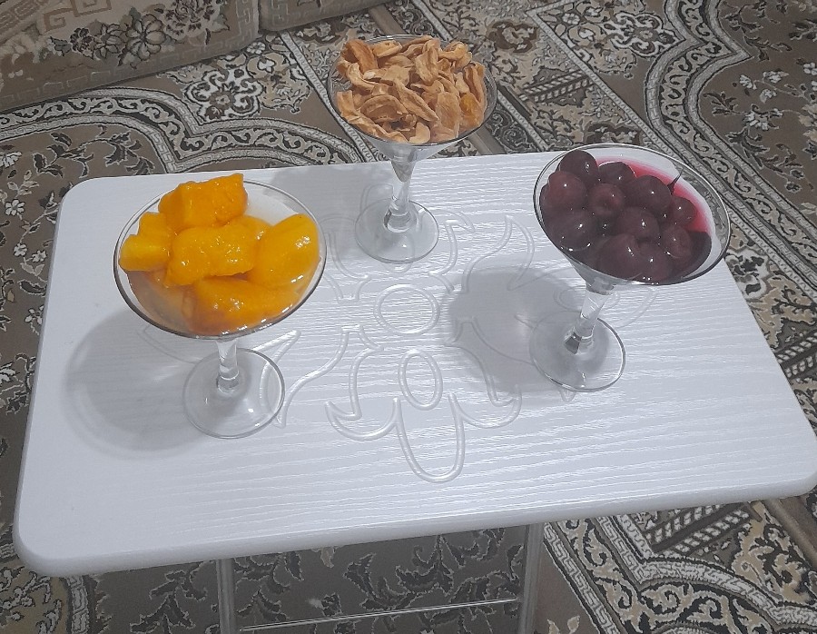 عکس کمپوت و زردآلو خشک