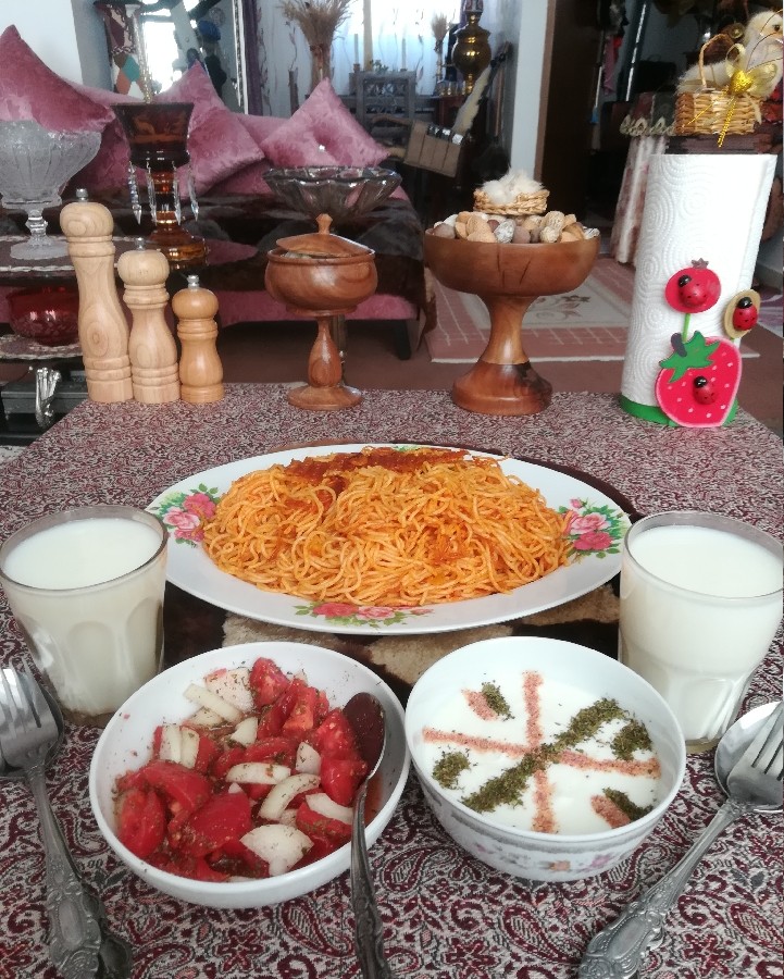 عکس ماکارونی رشته ای.