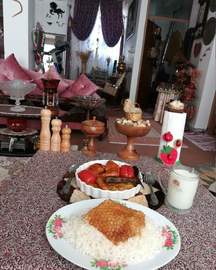 عکس چلو خورشت بادمجان با مرغ و گوجه فرنگی.